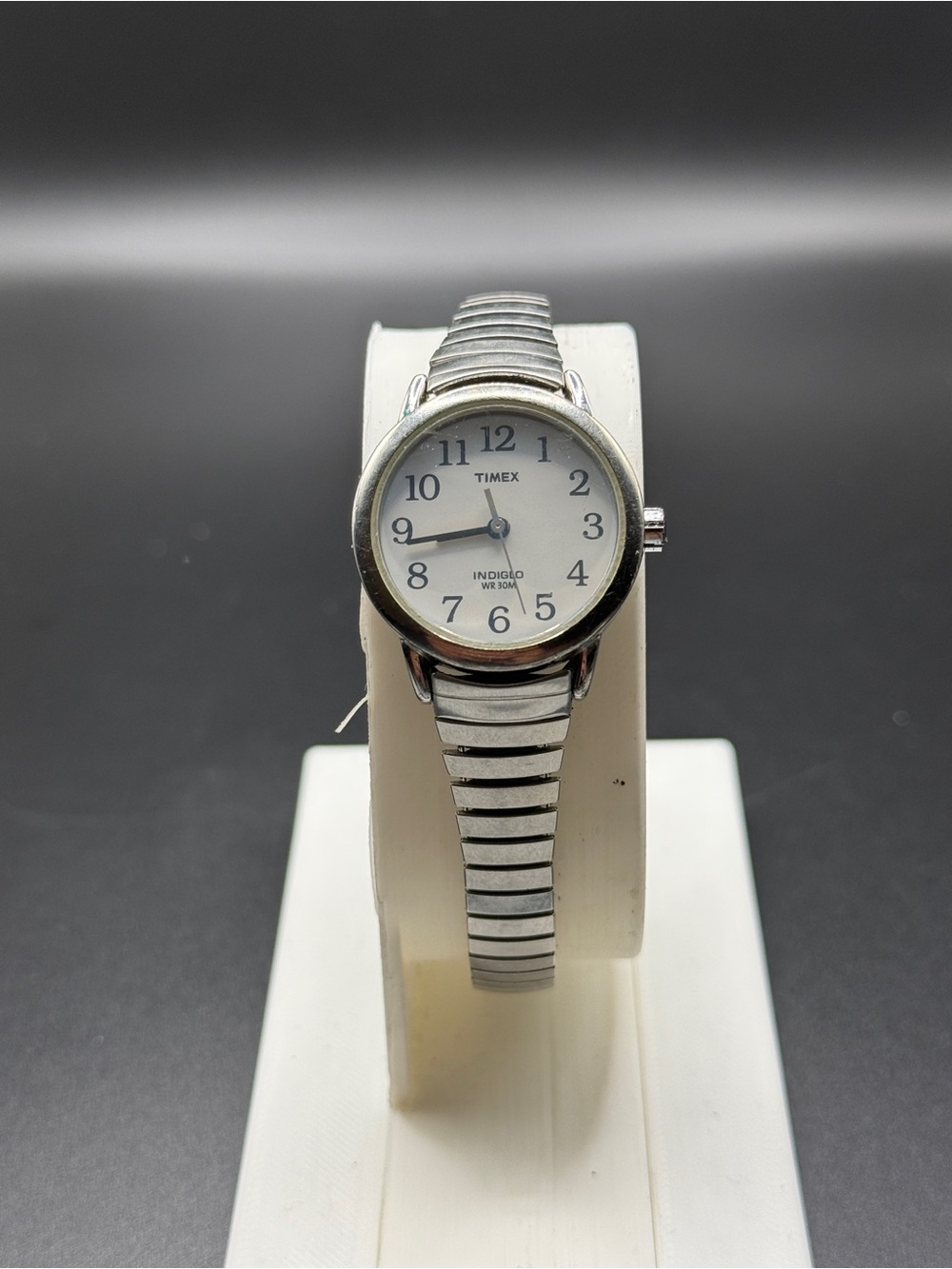 Timex Easy Reader Silver Watch Stretch Band White Dial 27mm Indiglo Not Working